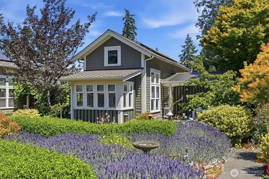317 N 160th Place Shoreline WA 98133