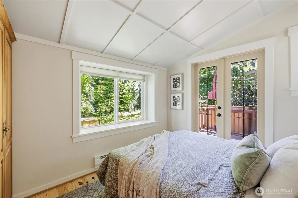 317 N 160th Place Shoreline WA 98133