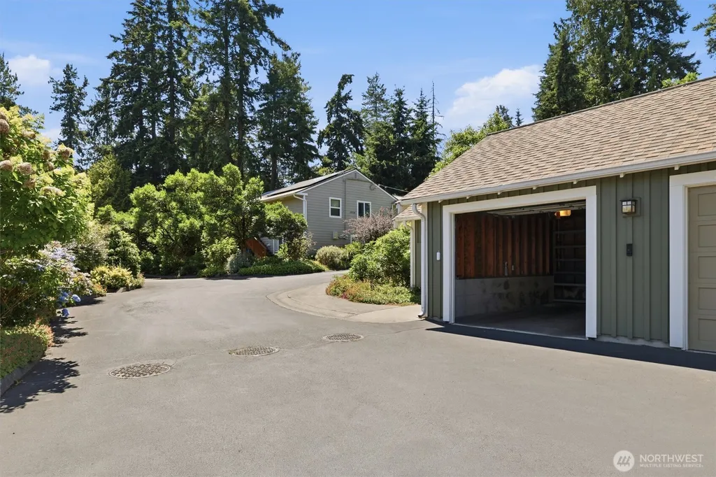 317 N 160th Place Shoreline WA 98133