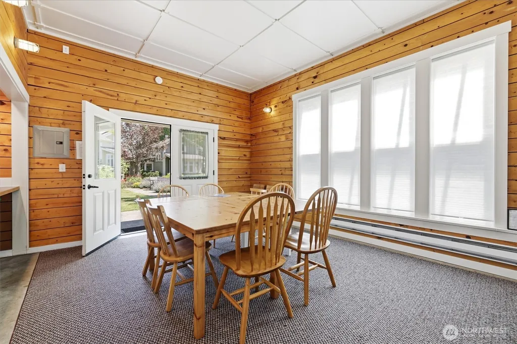 317 N 160th Place Shoreline WA 98133