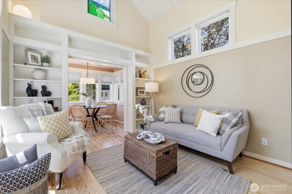 317 N 160th Place Shoreline WA 98133