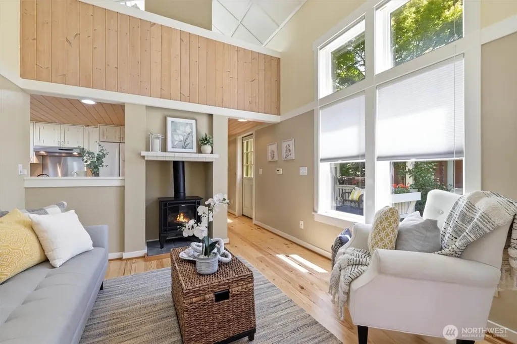 317 N 160th Place Shoreline WA 98133