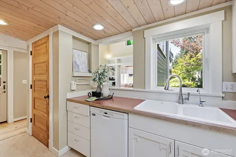 317 N 160th Place Shoreline WA 98133