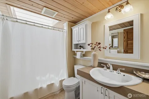 317 N 160th Place Shoreline WA 98133