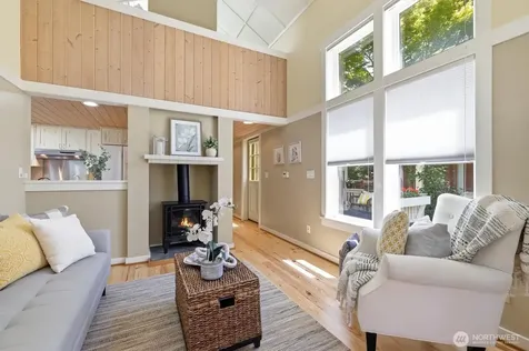 317 N 160th Place Shoreline WA 98133