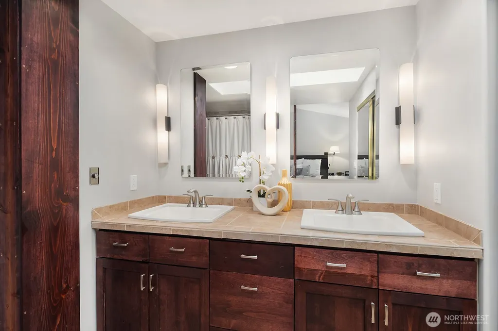 21422 SE 37th Street Sammamish WA 98075