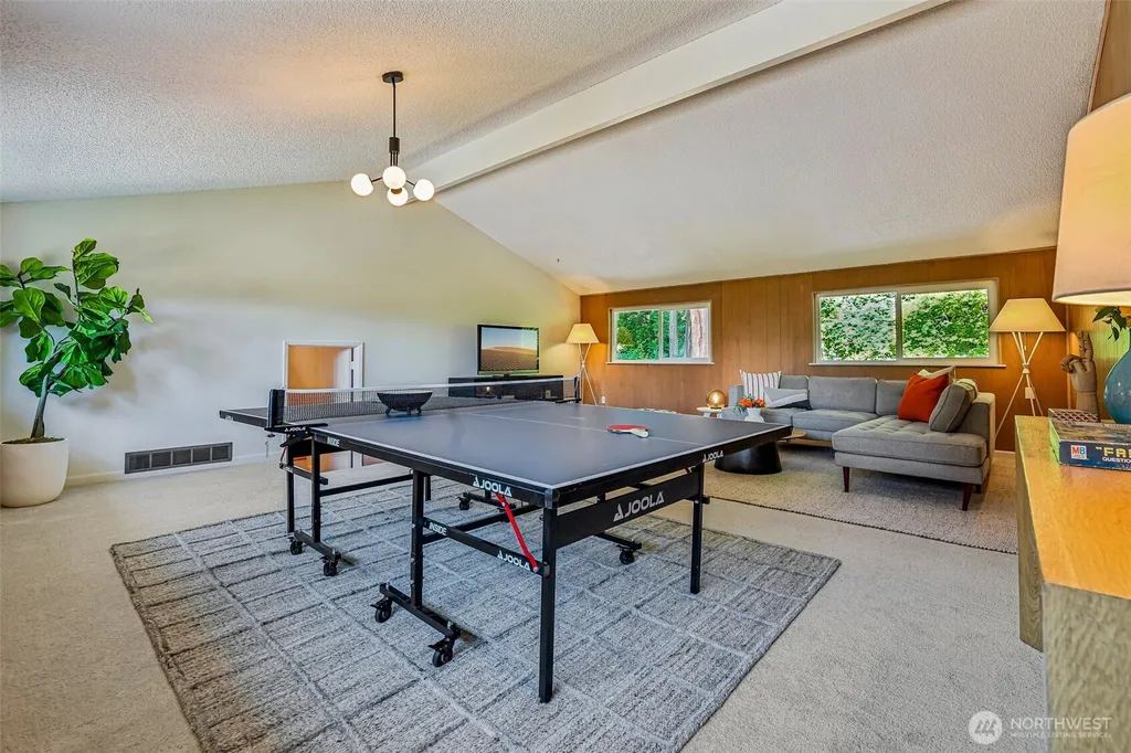 9116 SE 72nd Place Mercer Island WA 98040