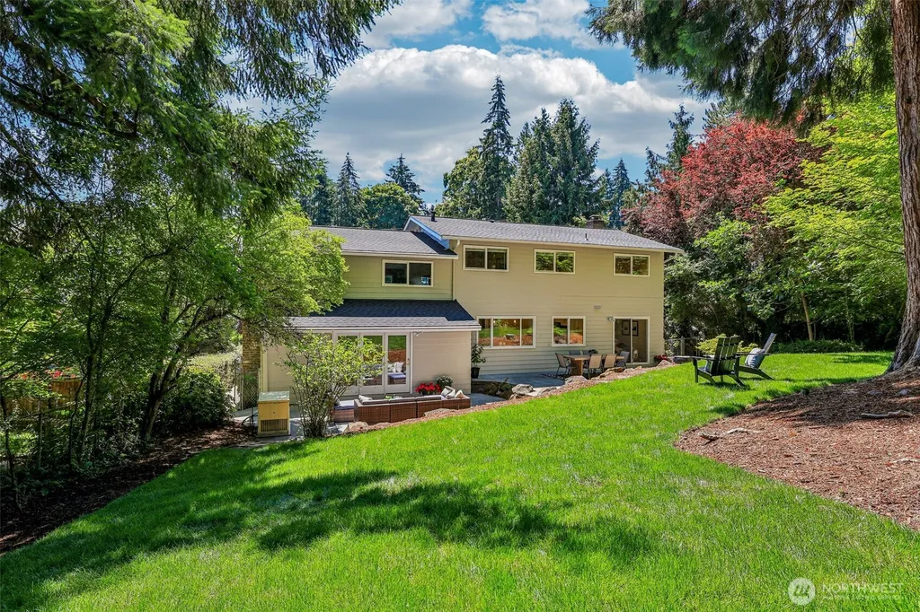 9116 SE 72nd Place Mercer Island WA 98040