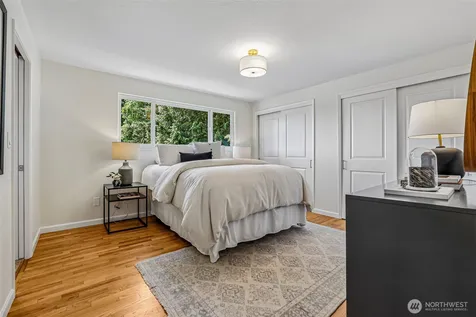 9116 SE 72nd Place Mercer Island WA 98040