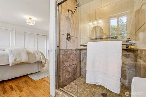 9116 SE 72nd Place Mercer Island WA 98040