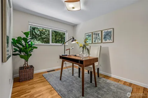 9116 SE 72nd Place Mercer Island WA 98040