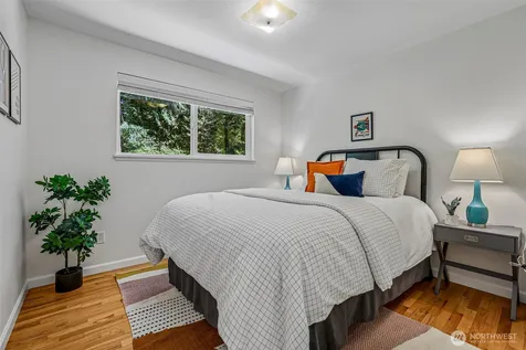 9116 SE 72nd Place Mercer Island WA 98040
