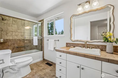9116 SE 72nd Place Mercer Island WA 98040