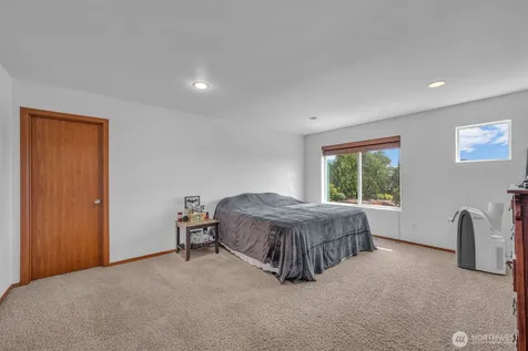 11707 22nd Street SE Lake Stevens WA 98258