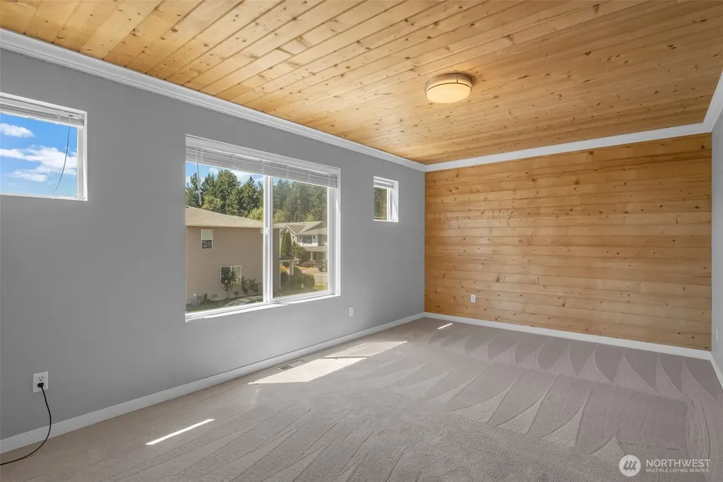 9311 179th E Puyallup WA 98375