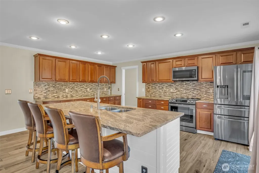 9311 179th E Puyallup WA 98375
