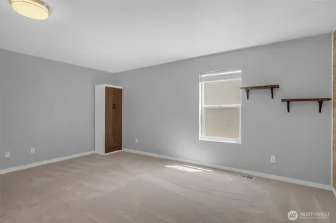 9311 179th E Puyallup WA 98375