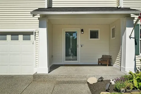9311 179th E Puyallup WA 98375