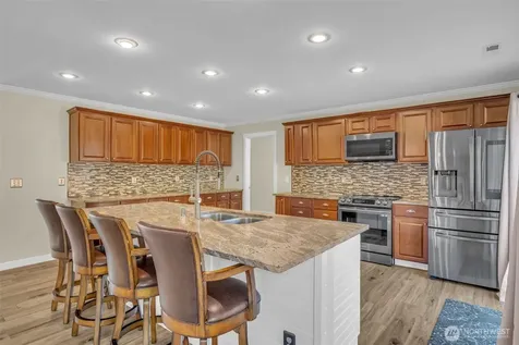 9311 179th E Puyallup WA 98375