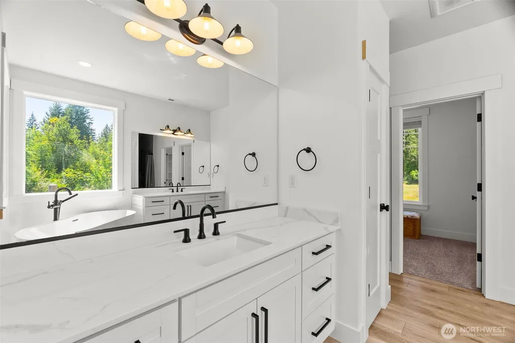 41018 80th Avenue E Eatonville WA 98328