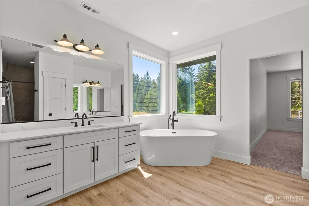 41018 80th Avenue E Eatonville WA 98328