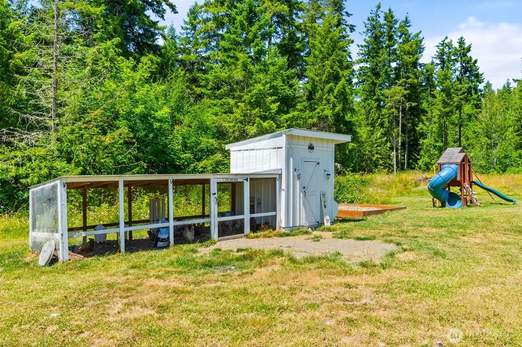 41018 80th Avenue E Eatonville WA 98328