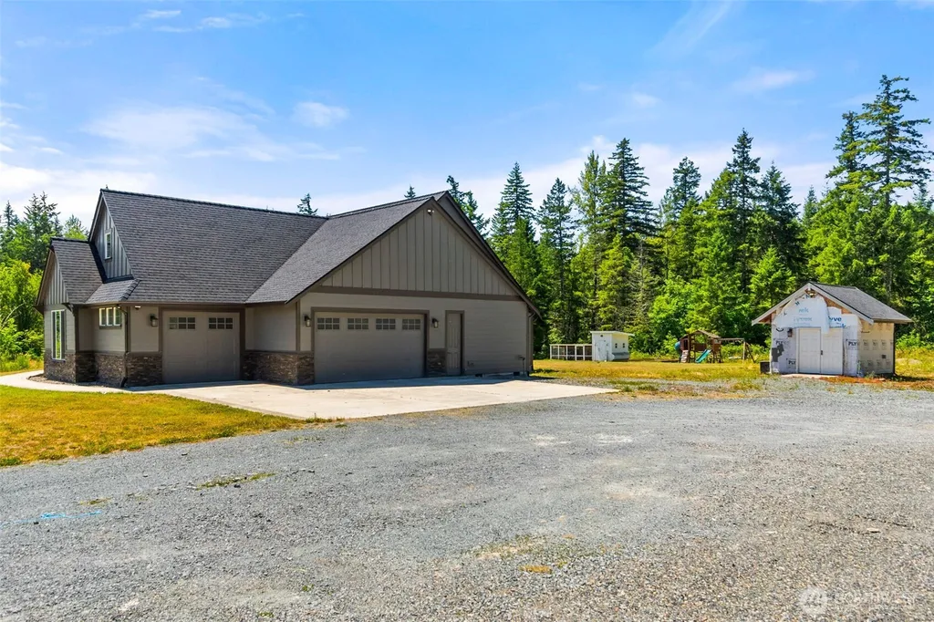 41018 80th Avenue E Eatonville WA 98328