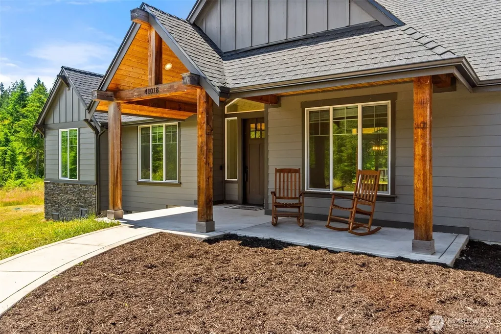 41018 80th Avenue E Eatonville WA 98328
