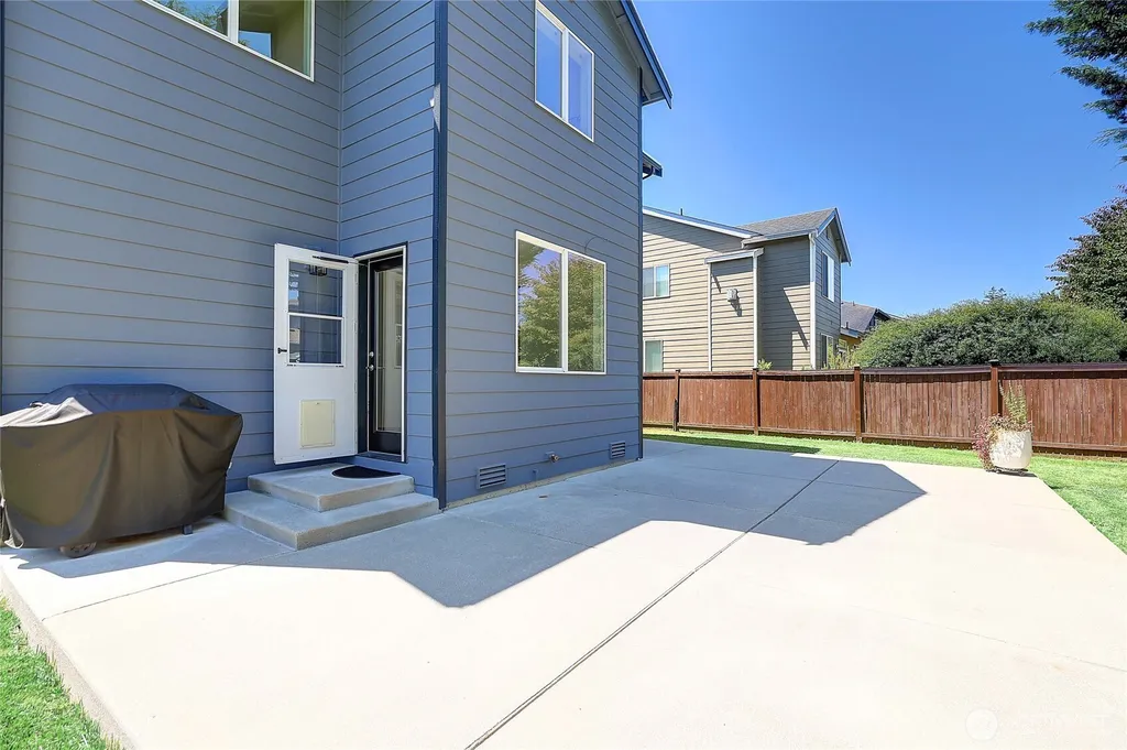 6915 282nd Place NW Stanwood WA 98292