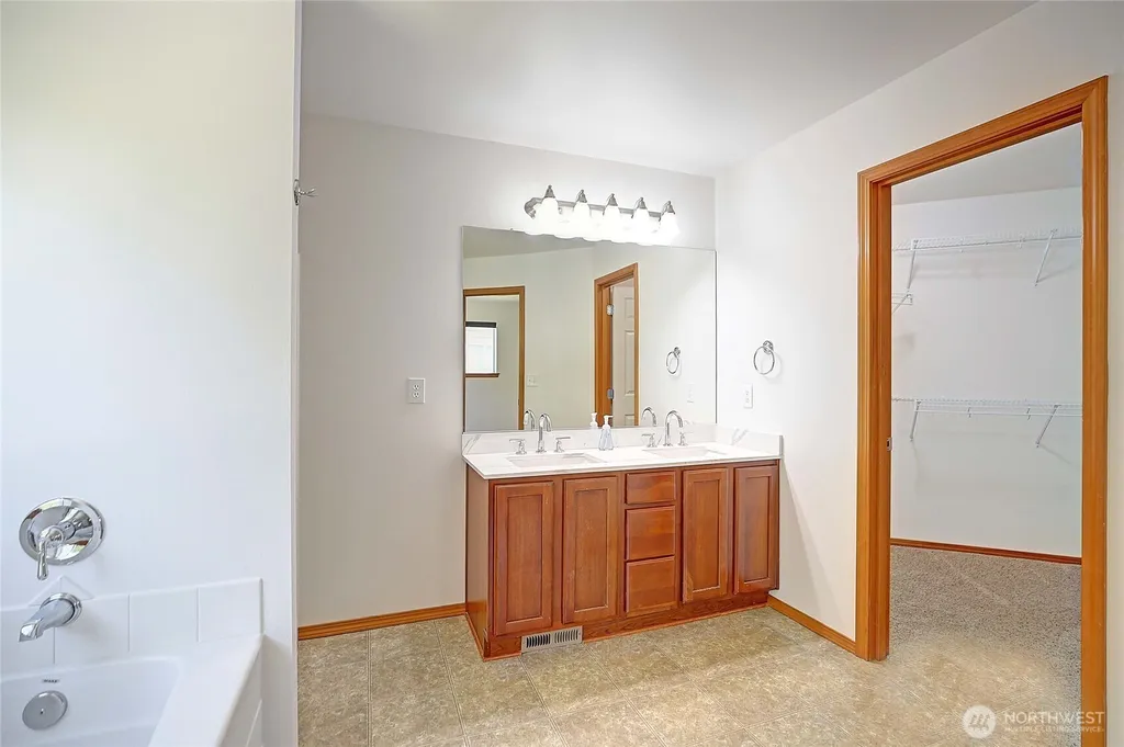 6915 282nd Place NW Stanwood WA 98292