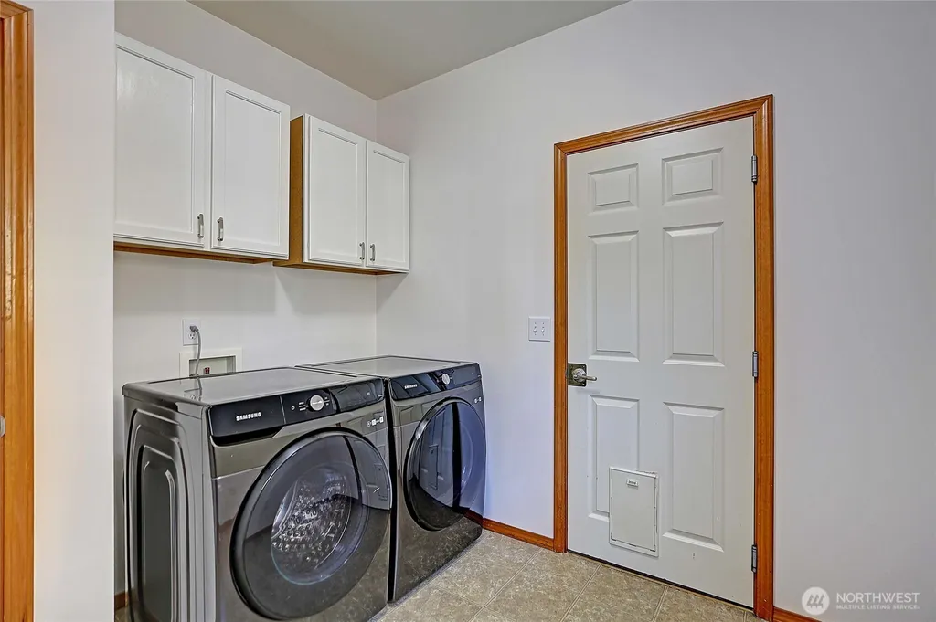 6915 282nd Place NW Stanwood WA 98292