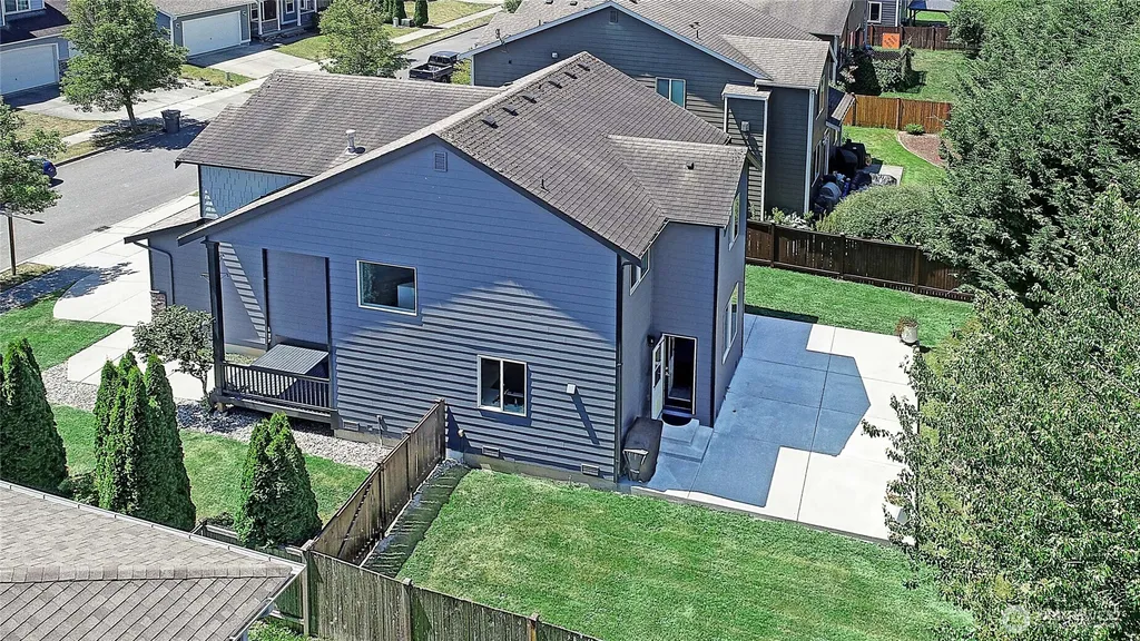 6915 282nd Place NW Stanwood WA 98292