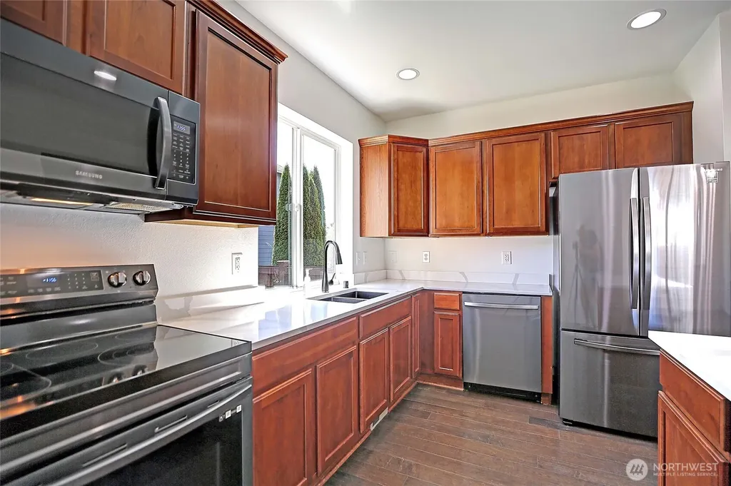 6915 282nd Place NW Stanwood WA 98292