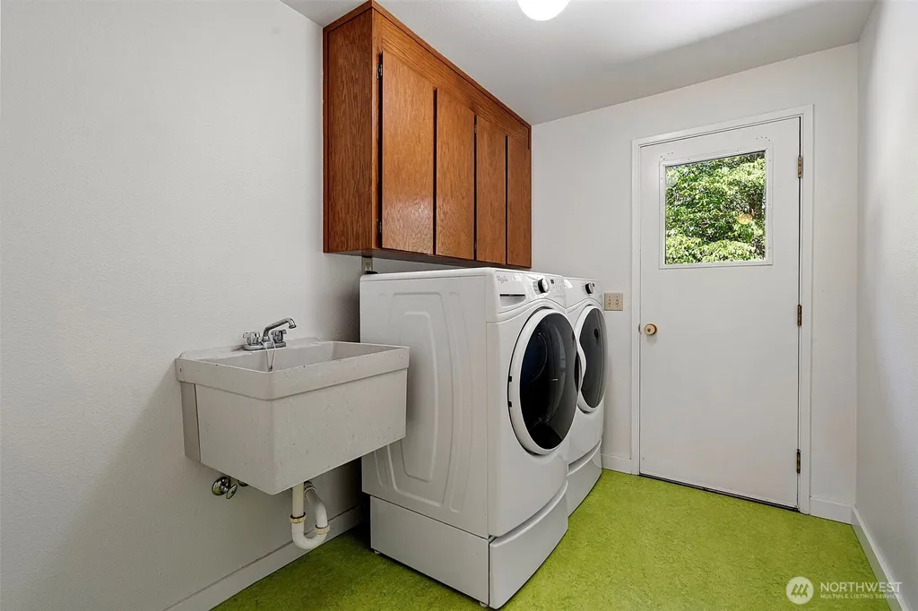 3738 NW Goldcrest Heights Olympia WA 98502