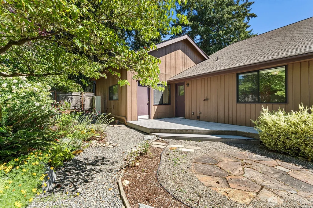 3738 NW Goldcrest Heights Olympia WA 98502