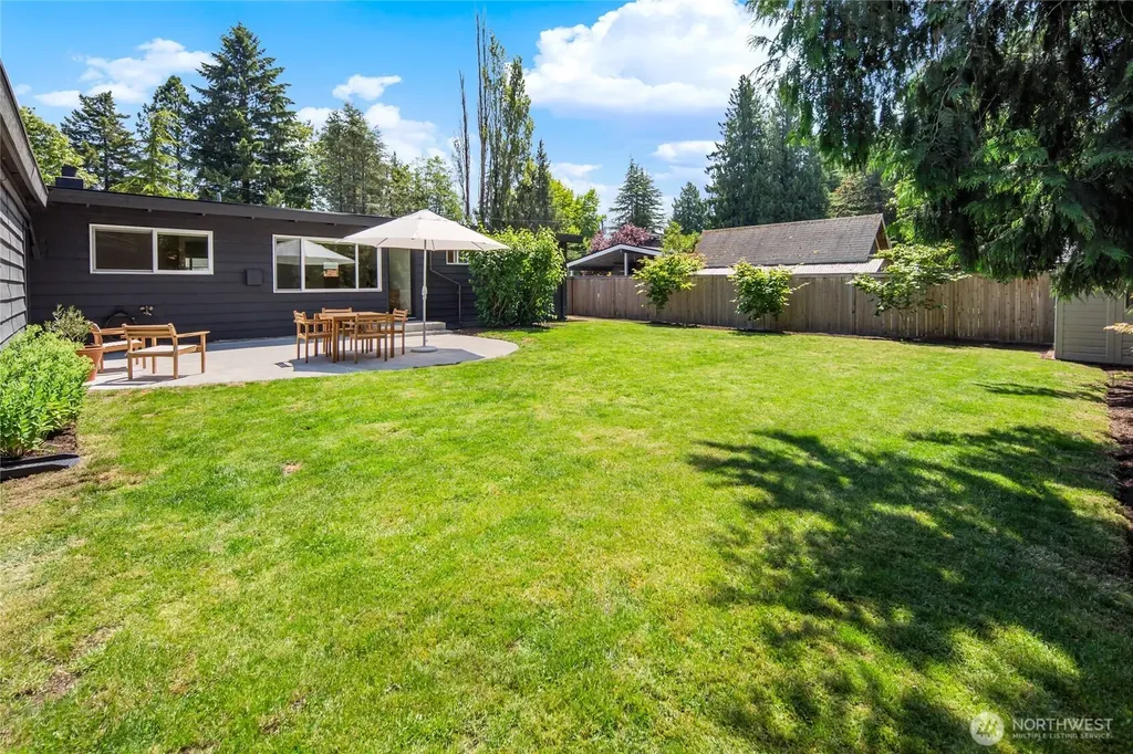 18751 60th Avenue NE Kenmore WA 98028