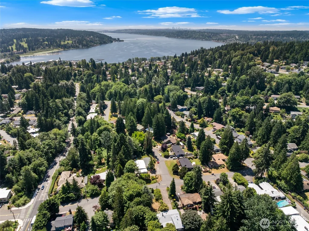 18751 60th Avenue NE Kenmore WA 98028