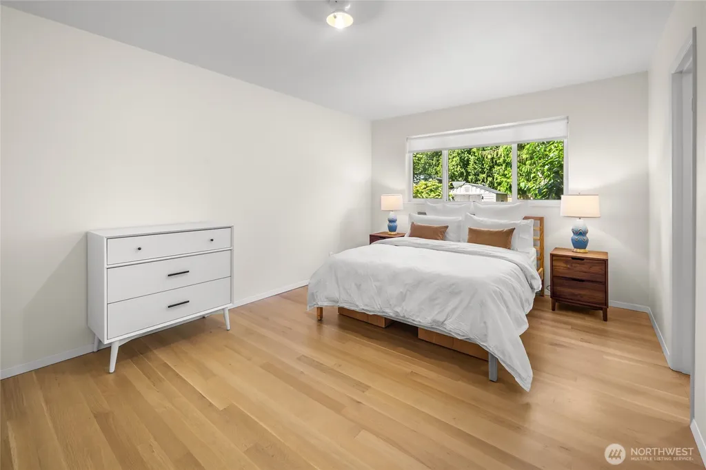 18751 60th Avenue NE Kenmore WA 98028