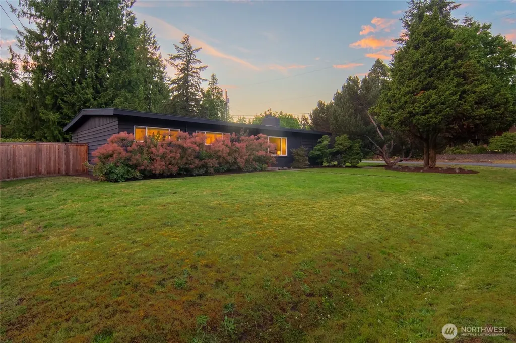18751 60th Avenue NE Kenmore WA 98028