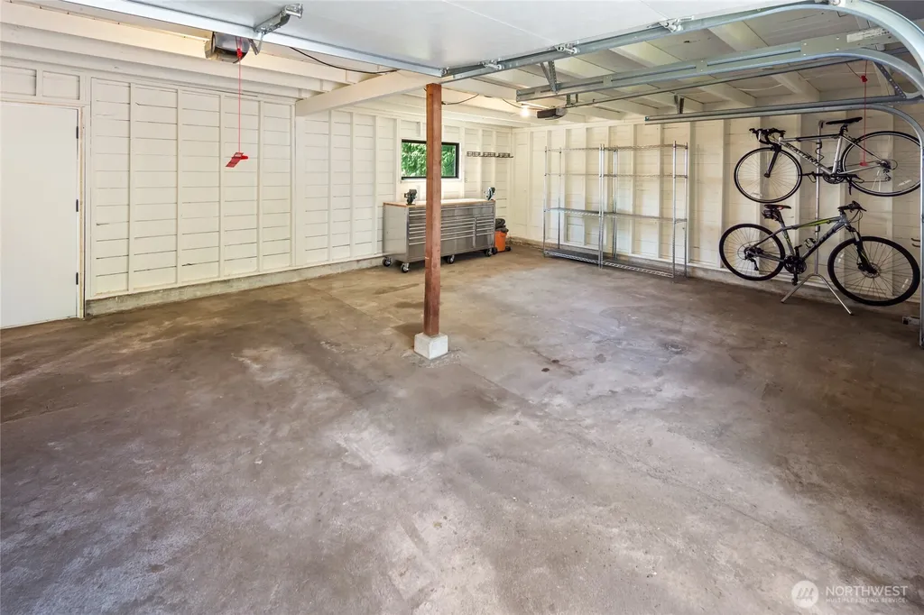 18751 60th Avenue NE Kenmore WA 98028