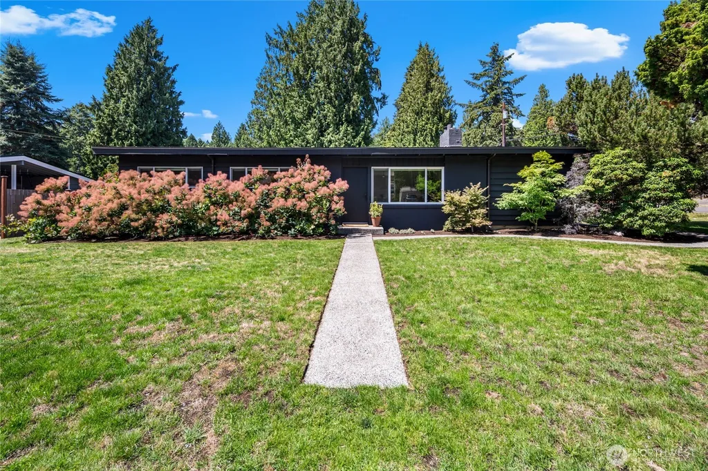 18751 60th Avenue NE Kenmore WA 98028