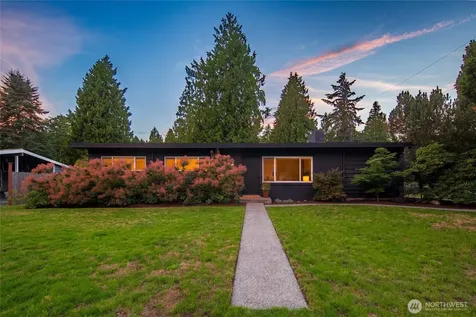 18751 60th Avenue NE Kenmore WA 98028