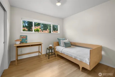 18751 60th Avenue NE Kenmore WA 98028