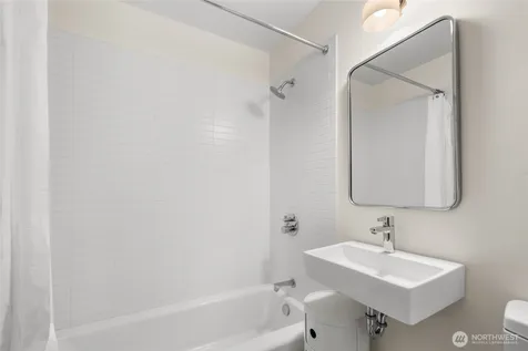 18751 60th Avenue NE Kenmore WA 98028
