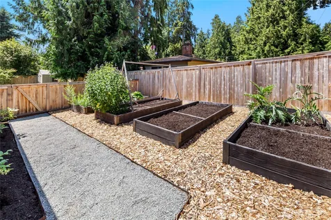 18751 60th Avenue NE Kenmore WA 98028