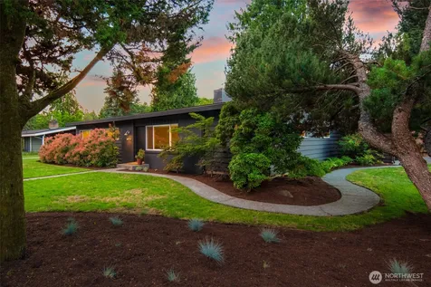 18751 60th Avenue NE Kenmore WA 98028