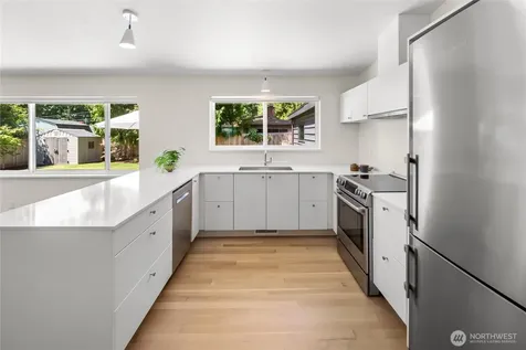 18751 60th Avenue NE Kenmore WA 98028