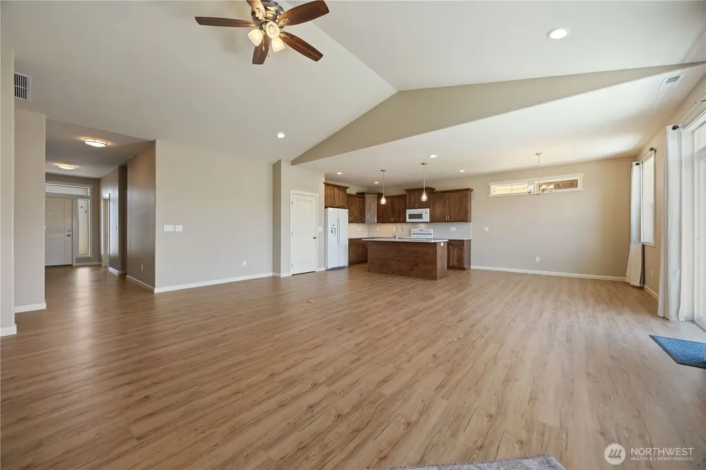 472 Sunny Brooke Lane Chelan WA 98816