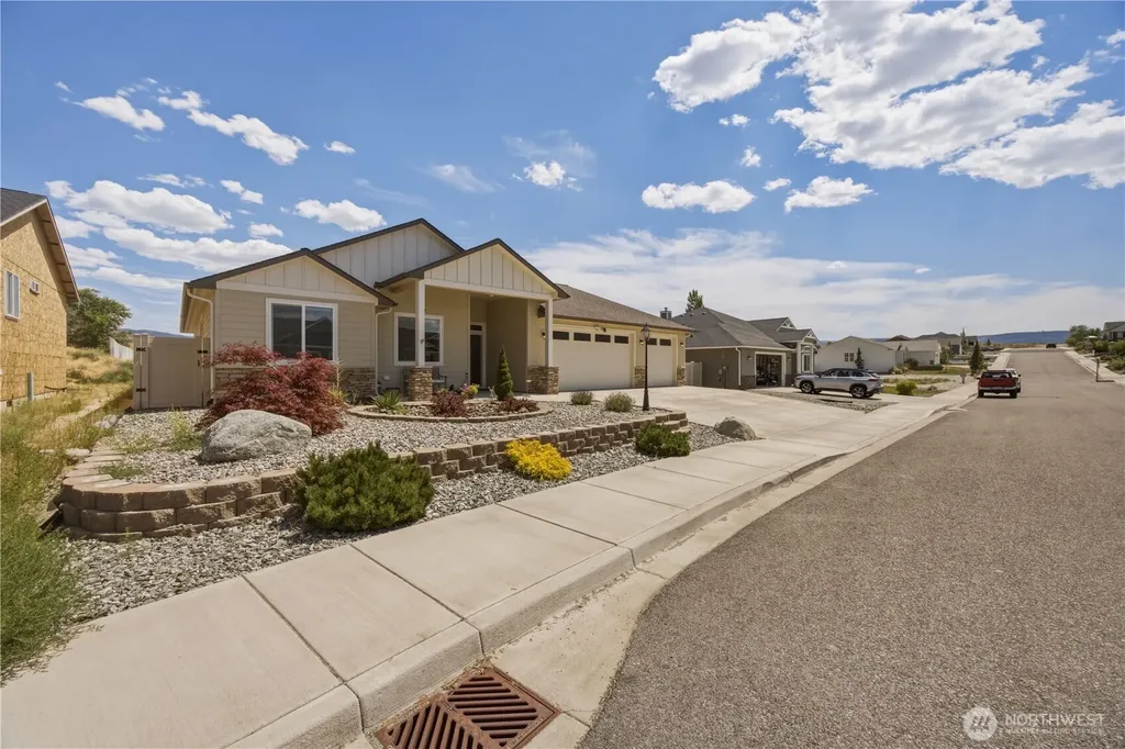 472 Sunny Brooke Lane Chelan WA 98816