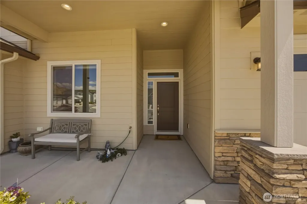 472 Sunny Brooke Lane Chelan WA 98816